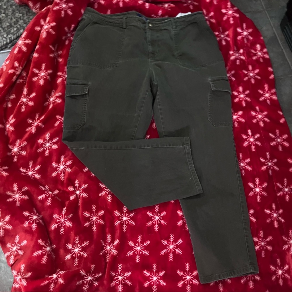 Chaps Dark Green Cargo Pants